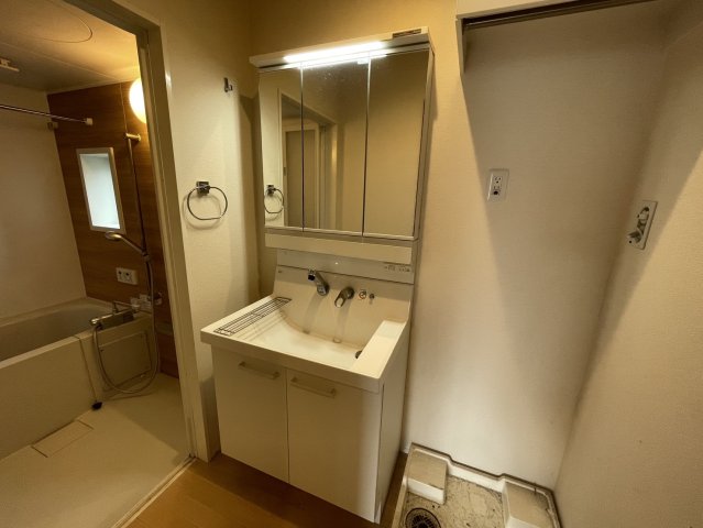 洗面設備　独立洗面台です