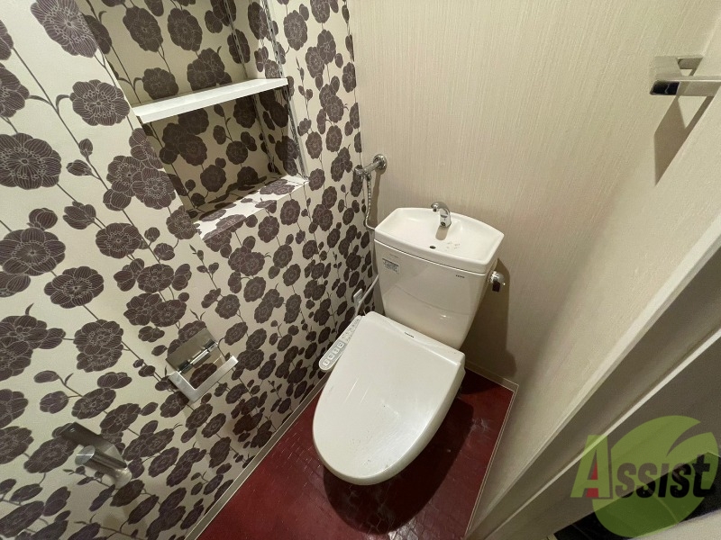 トイレ　こちらはトイレです。清潔感があり、安心して使用できます。