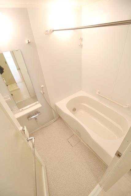 バス・シャワールーム　お風呂で日々の疲れを落としましょう