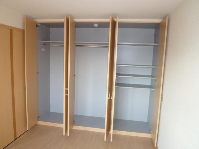 収納　クローゼット