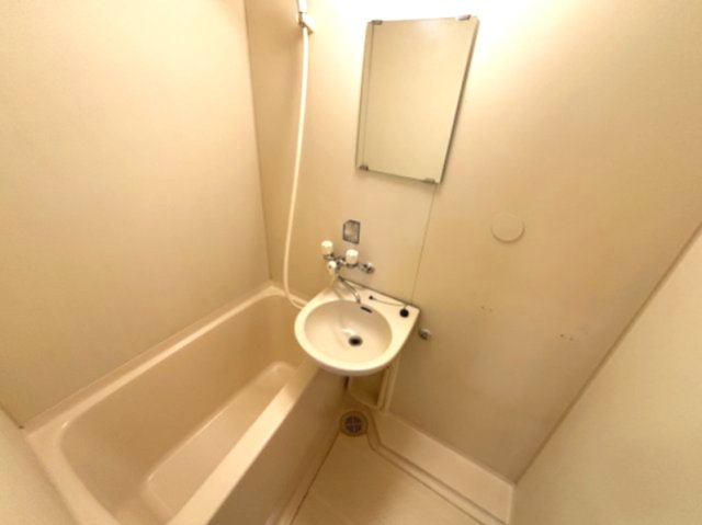バス・シャワールーム　日々の疲れを癒すお風呂付です