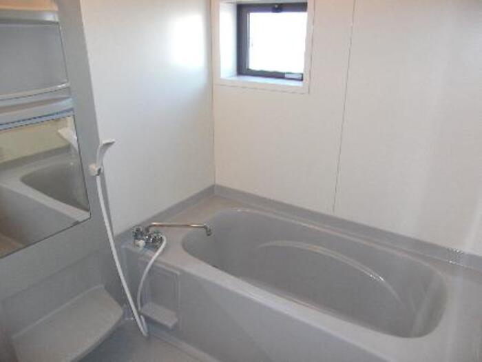 バス・シャワールーム　1616タイプユニットバス(小窓付)