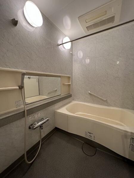 バス・シャワールーム　浴室