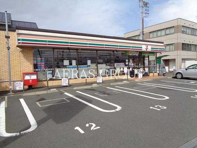 コンビニ　セブンイレブン横浜戸塚小学校南口店（コンビニ）まで111m