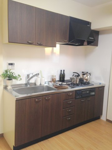 キッチン　3口ガスグリル付システムキッチン