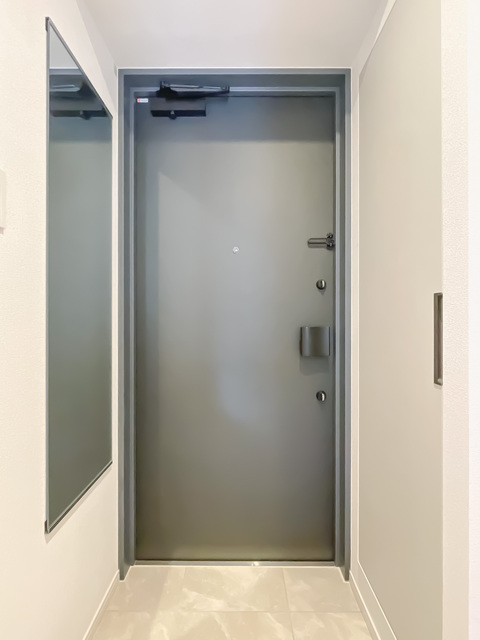 玄関　※写真は同タイプ住戸です。