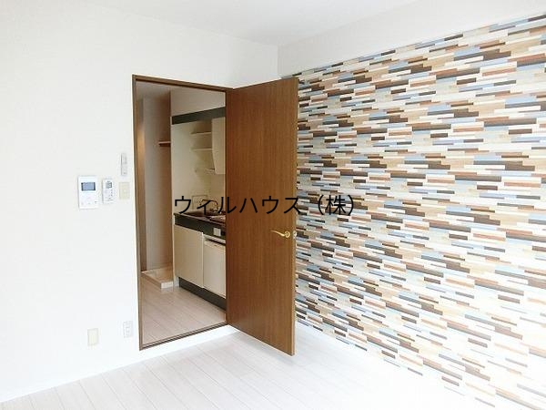 居室・リビング　オシャレなアクセントクロス！