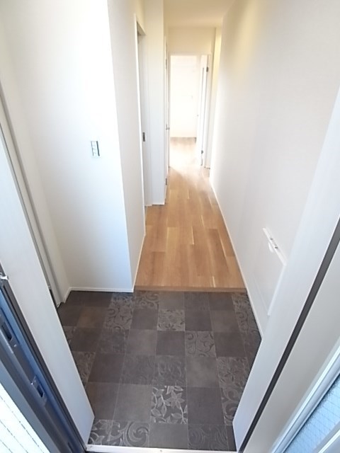 玄関　収納もある玄関です