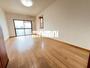 居室・リビング　南向きで日当たりの良いお部屋です