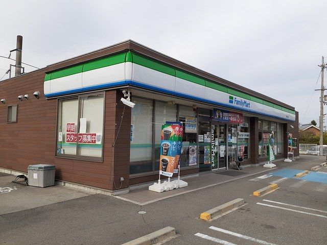 コンビニ　ファミリーマート橋本古佐田店様（コンビニ）まで922m