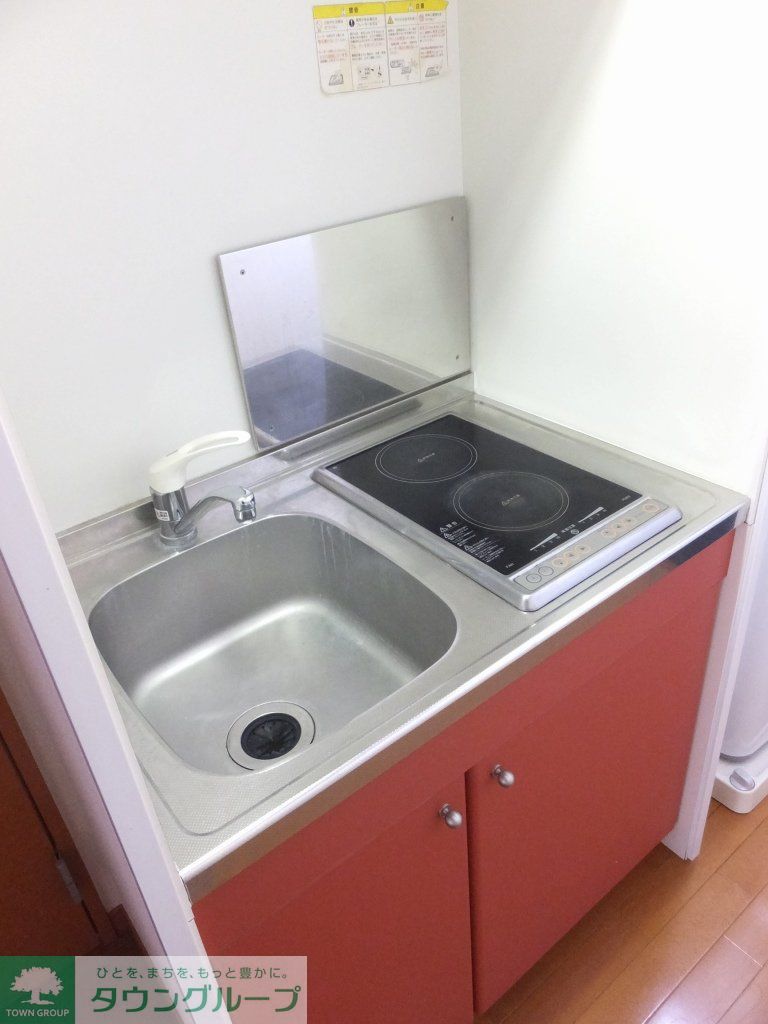 キッチン　２口ラジエントヒーター設置済み