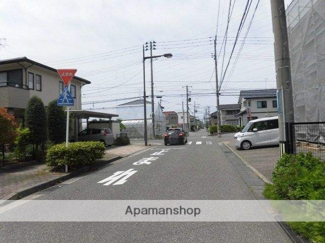 その他　前面道路（その他）まで0m