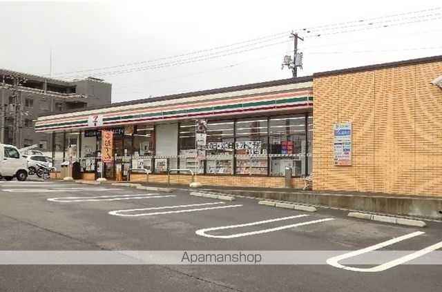 コンビニ　セブンイレブン（コンビニ）まで15m