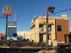 飲食店　マクドナルド4号線草加西町店（飲食店）まで322m