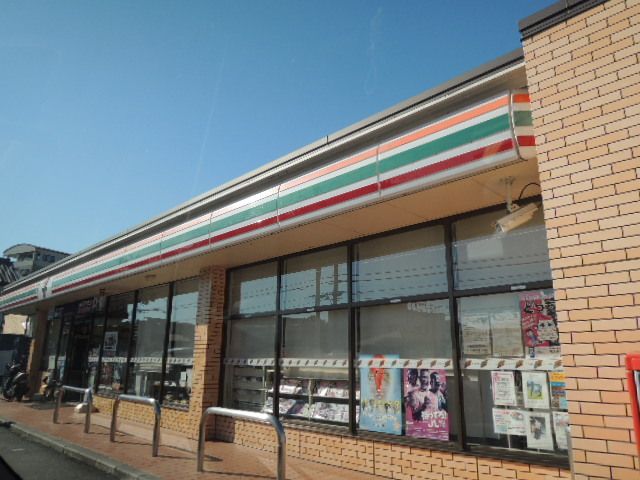 コンビニ　セブンイレブン富士川駅前店（コンビニ）まで500m