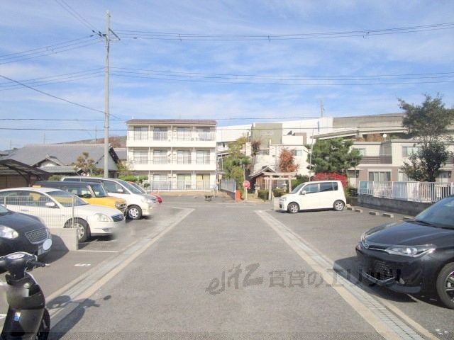 駐車場　前面道路
