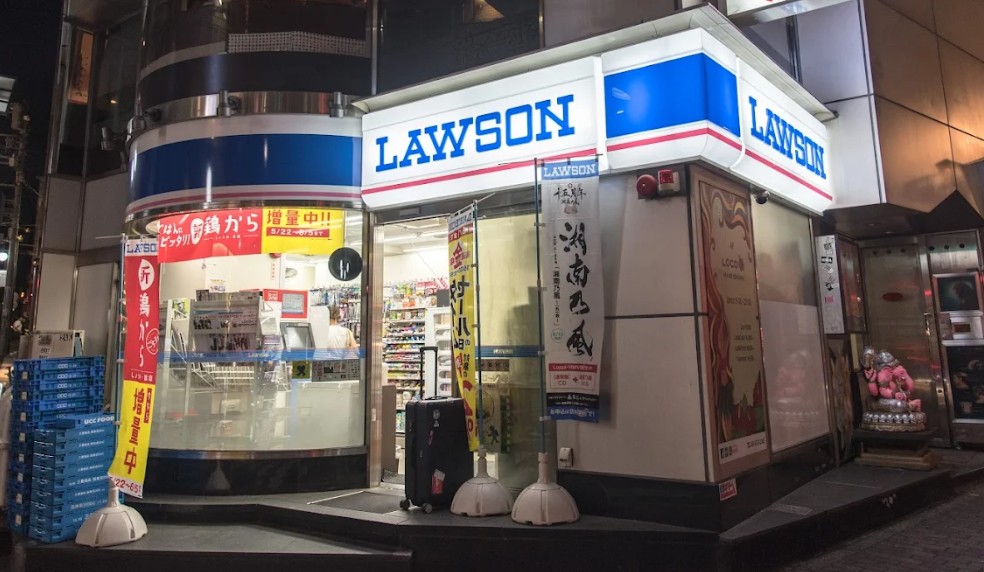 コンビニ　ローソン恵比寿店（コンビニ）まで124m