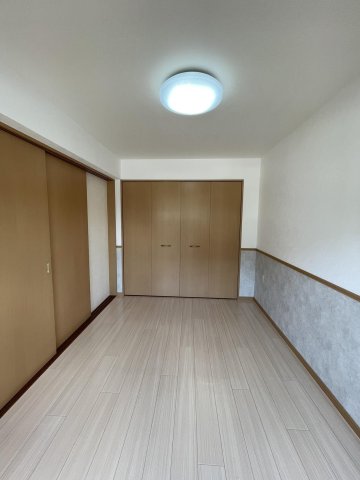 その他部屋・スペース　風通しも良い寝室です☆