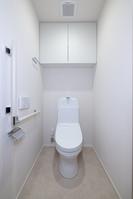 トイレ　※写真は同タイプ住戸です。