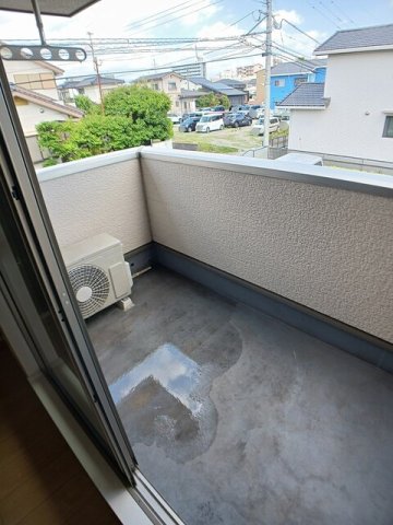 バルコニー　陽当たり良好なバルコニーです