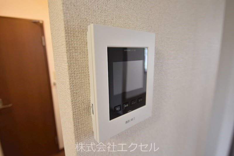 セキュリティ　モニター付きインターフォン完備です。