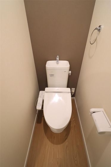 トイレ　※他号室の写真です