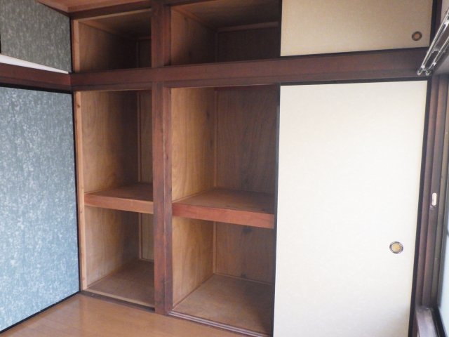 収納　押入