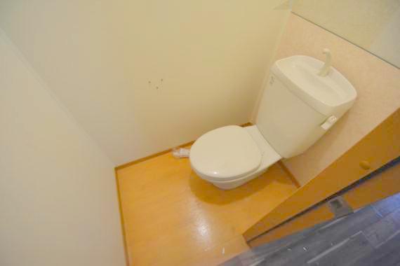 トイレ　清潔感のあるトイレは、誰もがリラックスできる空間です。