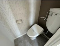 トイレ　写真は同マンションの他のお部屋のものです