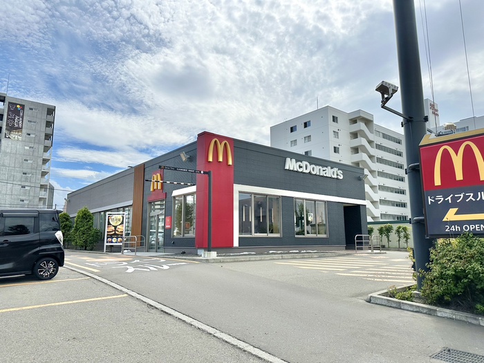 飲食店　マクドナルド（飲食店）まで1300m