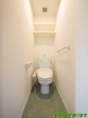 トイレ　別部屋の画像になります。