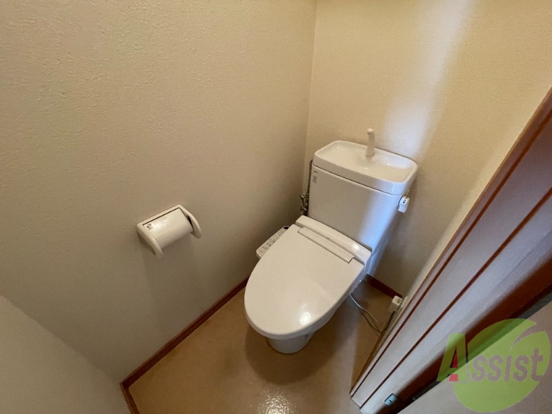 トイレ　こちらはトイレです。清潔感があり、安心して使用できます。