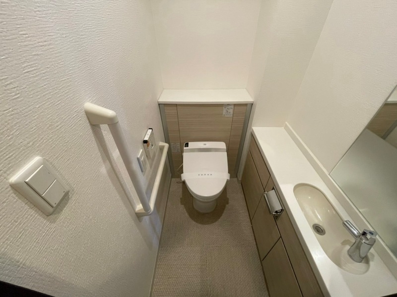 トイレ　トイレです。ウォシュレット付を探している方、おすすめです。