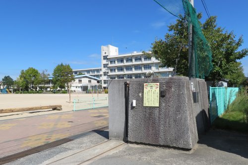 小学校　姫路市立御国野小学校（小学校）まで206m