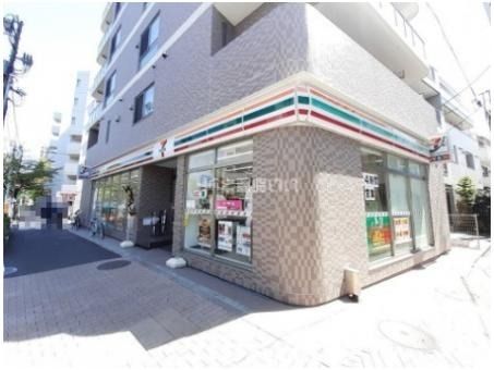 コンビニ　セブンイレブン 中野新井1丁目店（コンビニ）まで584m