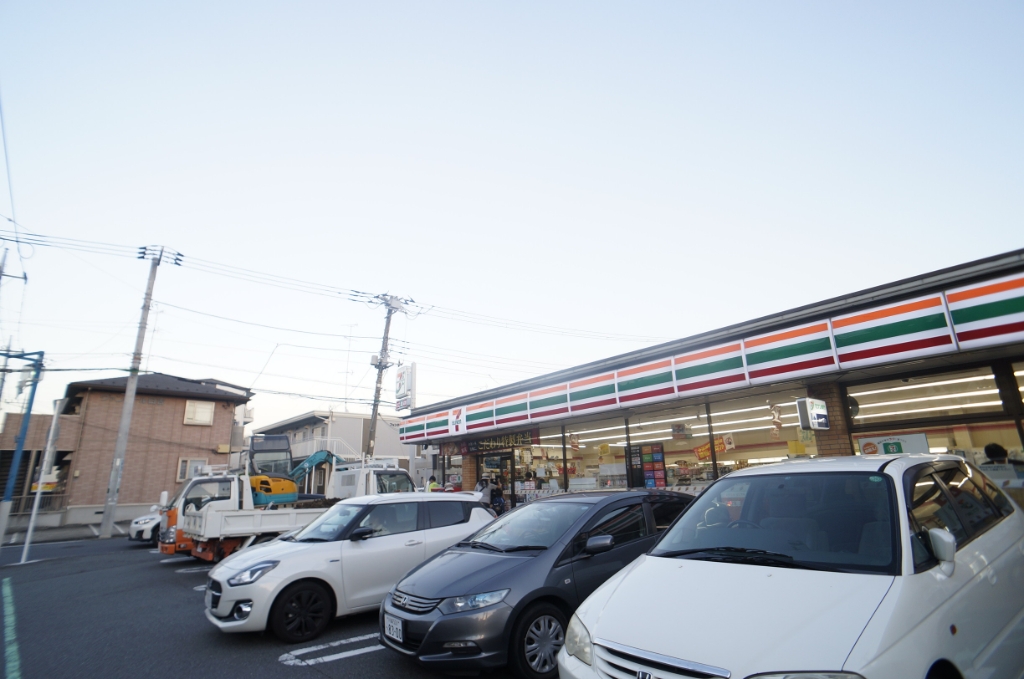 コンビニ　セブンイレブン 横浜日吉1丁目店（コンビニ）まで386m