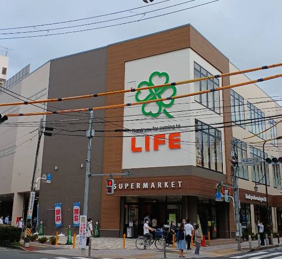 スーパー　ライフ 梅島店（スーパー）まで376m