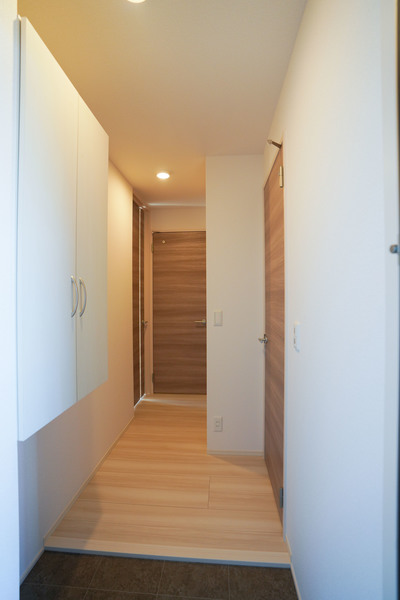 玄関　同じ建物の別の部屋
