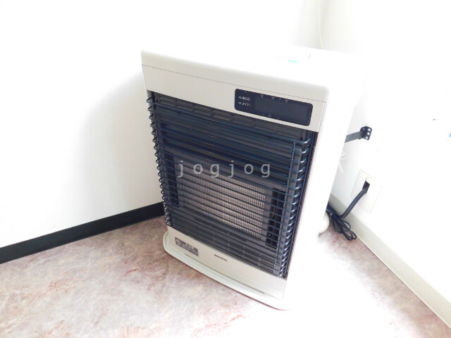 その他設備　灯油ストーブを完備したお部屋です。