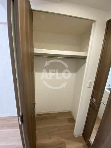 収納　プレサンス天神橋六丁目ヴォワール　クローゼット