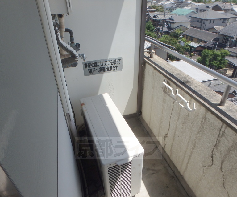 その他設備　洗濯機置き場はバルコニーにあります。