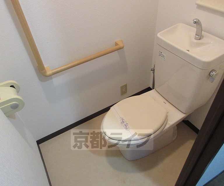 トイレ　清潔感のあるトイレです