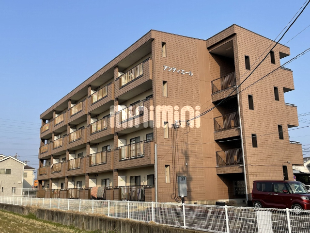 建物外観　南向き。日当たり良好です。