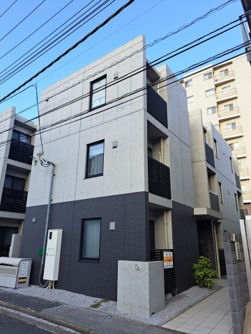 建物外観　鉄筋コンクリート造のマンションです