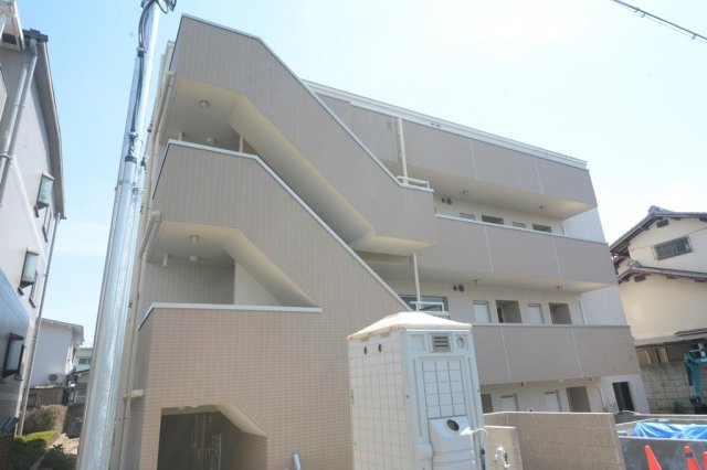 建物外観　安心のオートロック付き♪