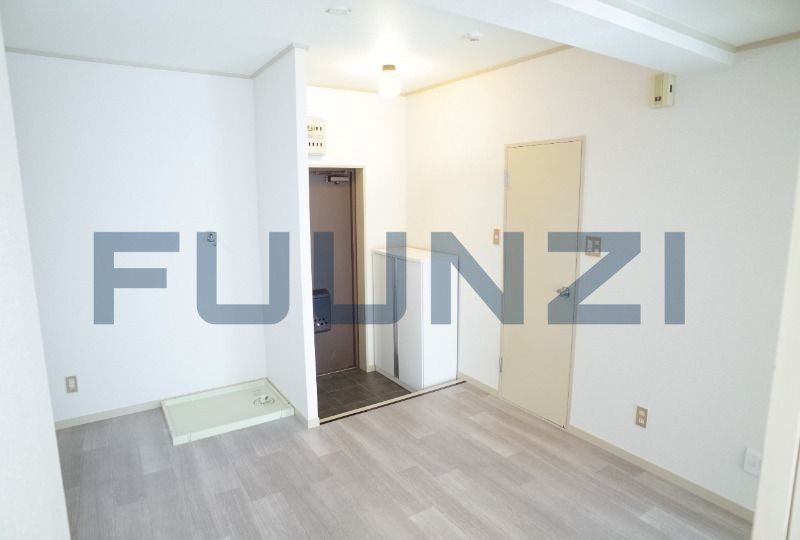 パールハイム市川の玄関写真