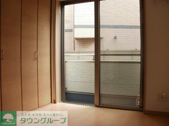 ＪＲ山手線 大崎駅 徒歩5分 2階建 築12年の居間写真