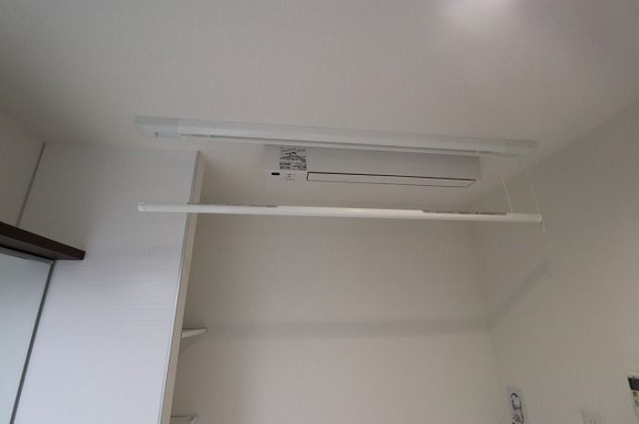 その他設備　部屋干しファン完備で天候を気にせずお洗濯できます♪