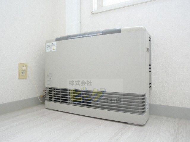 その他設備　経済的な都市ガスストーブ付きです♪