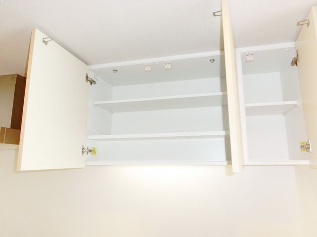 その他設備　★キッチン上部の収納です★